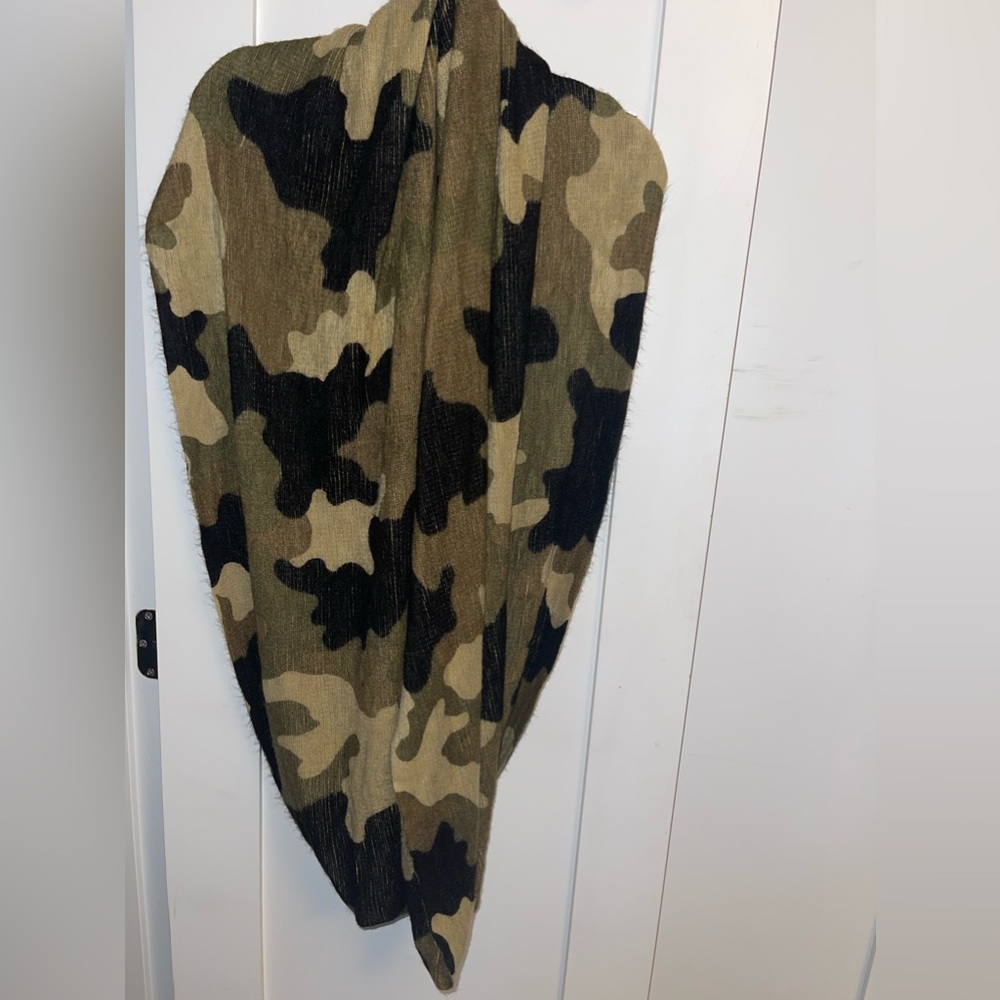 Michael Kors Camo Infinity Scarf